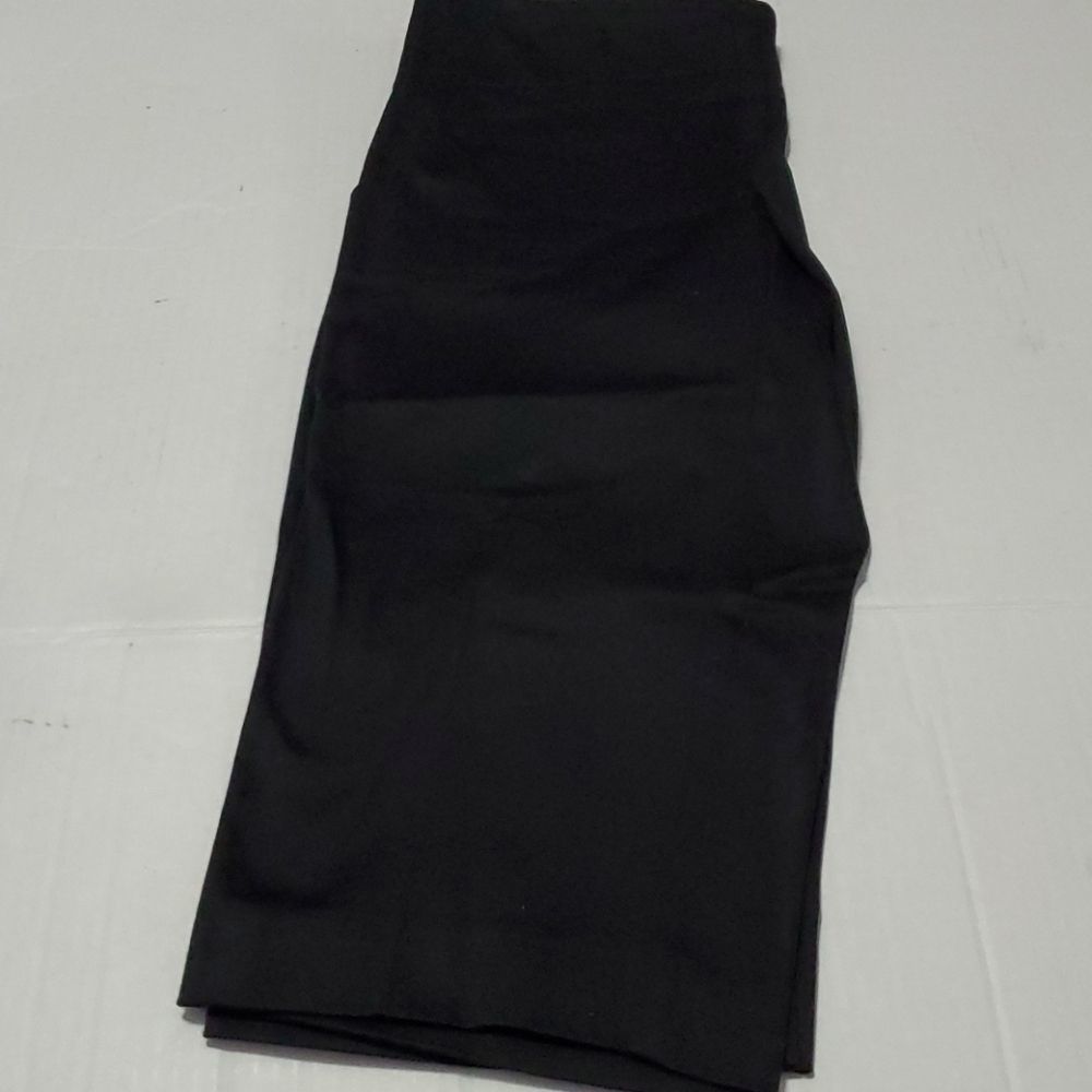 Saks Fifth Ave. 5/48 Retro Classic Essential Black Straight Leg Capri Pants 2 - Picture 5 of 10
